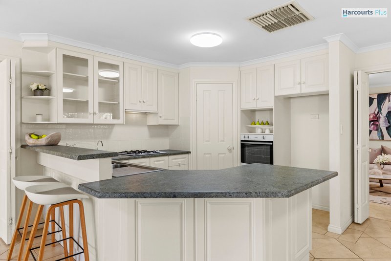 Photo - 14 Carlisle Court, Hallett Cove SA 5158 - Image 7