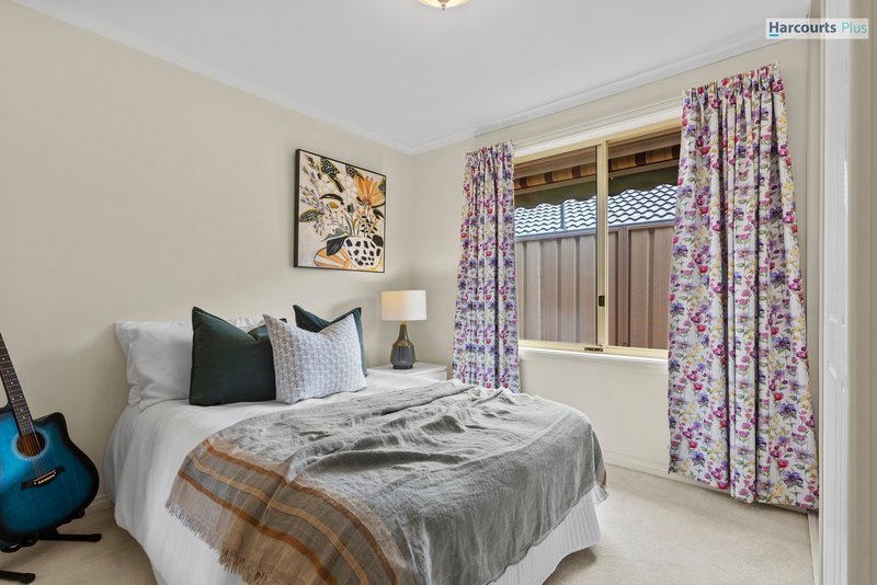 Photo - 14 Carlisle Court, Hallett Cove SA 5158 - Image 11