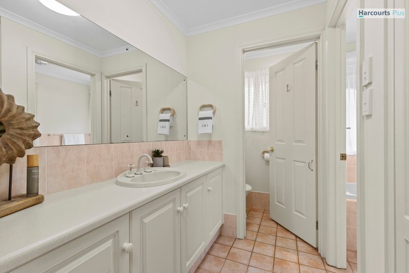 Photo - 14 Carlisle Court, Hallett Cove SA 5158 - Image 12