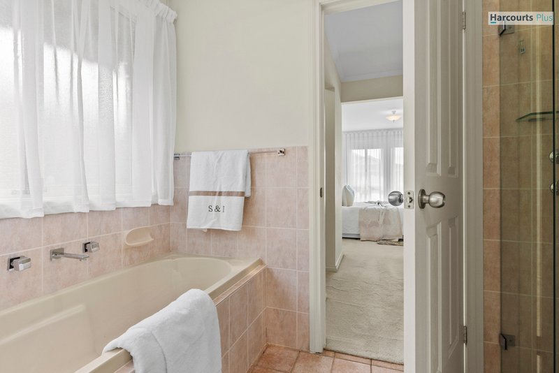 Photo - 14 Carlisle Court, Hallett Cove SA 5158 - Image 13