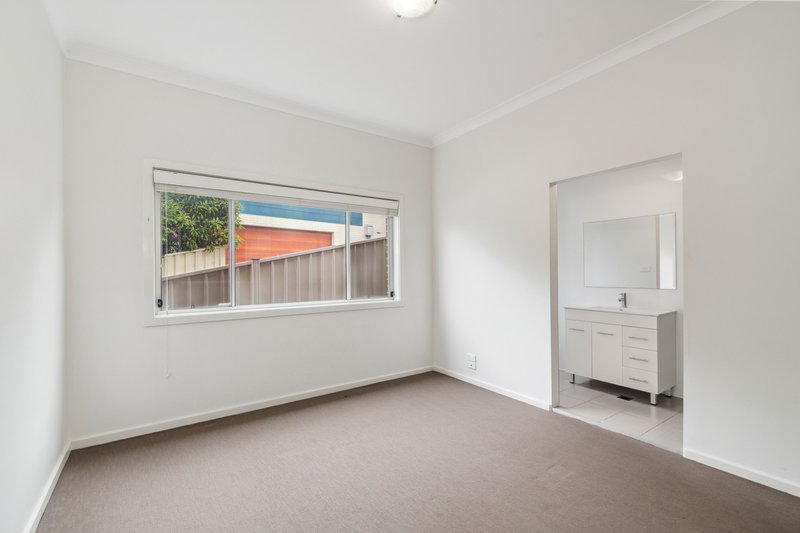 Photo - 14 Carlyle Close, Dapto NSW 2530 - Image 9