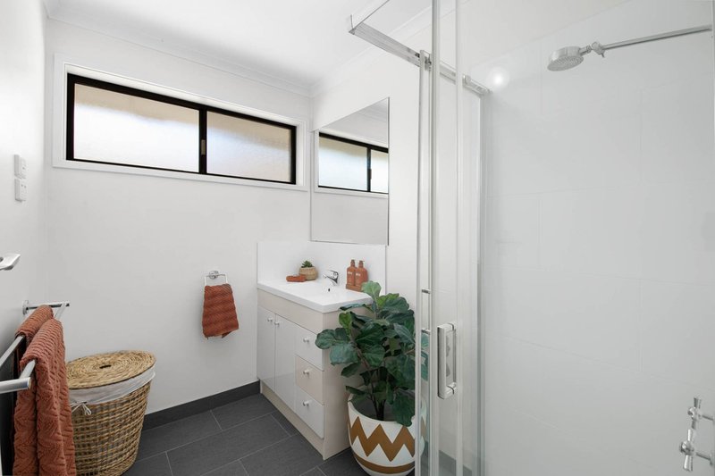 Photo - 1/4 Carnoustie Grove, Mornington VIC 3931 - Image 7