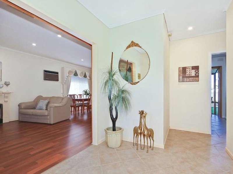 Photo - 14 Carol Crescent, Morphett Vale SA 5162 - Image 6