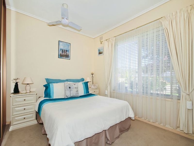 Photo - 14 Carol Crescent, Morphett Vale SA 5162 - Image 11