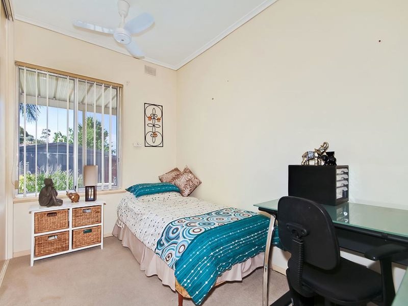 Photo - 14 Carol Crescent, Morphett Vale SA 5162 - Image 12