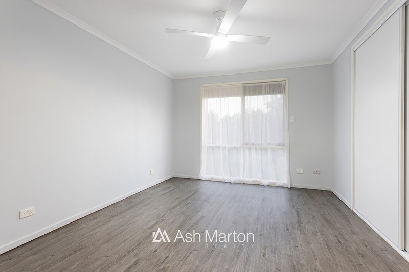 Photo - 14 Caroline Crescent, Cranbourne West VIC 3977 - Image 4