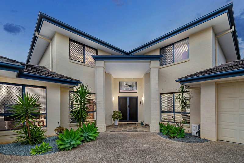 Photo - 14 Carrington Place, Bridgeman Downs QLD 4035 - Image 3