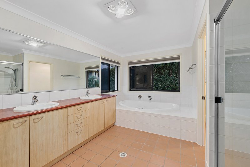 Photo - 14 Carrington Place, Bridgeman Downs QLD 4035 - Image 12