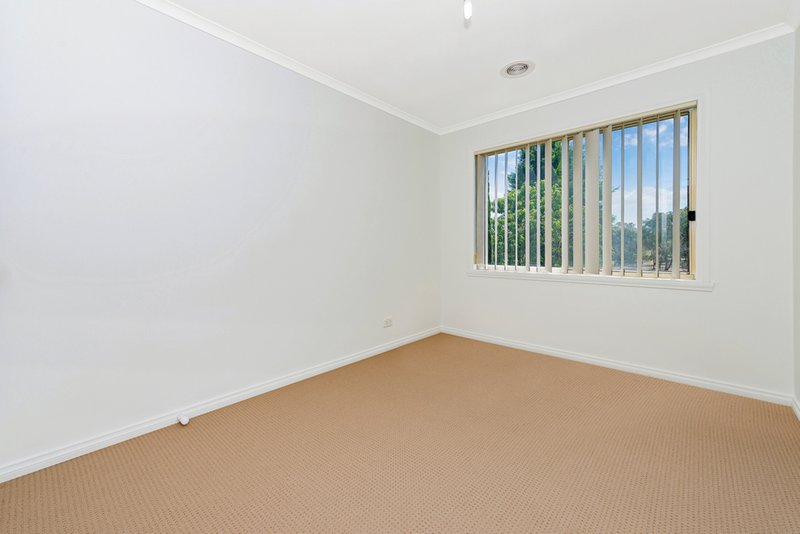 Photo - 14 Casey Drive, Lalor VIC 3075 - Image 6