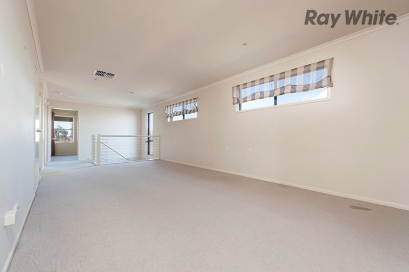 Photo - 14 Cassan Way, Caroline Springs VIC 3023 - Image 8