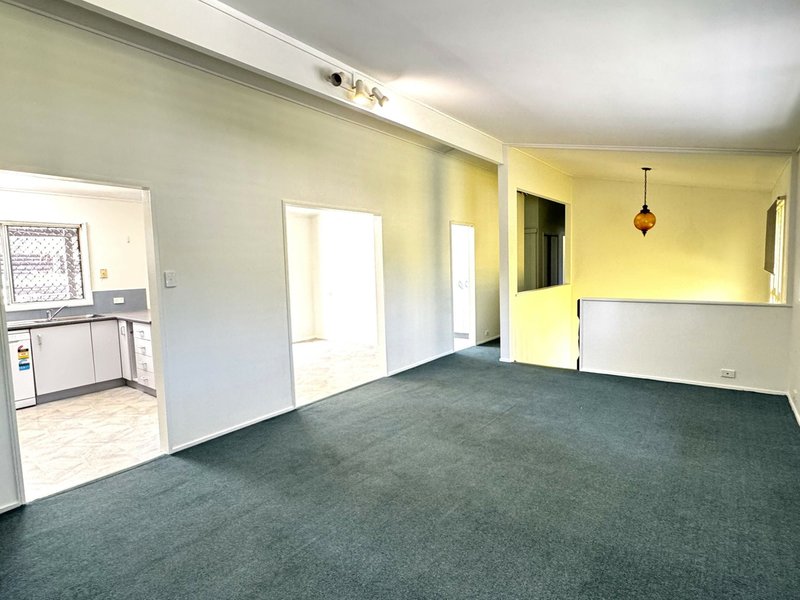 Photo - 14 Cassandra Street, Chapel Hill QLD 4069 - Image 4