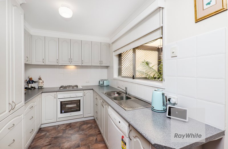 Photo - 14 Castleton Court, Gladstone Park VIC 3043 - Image 6