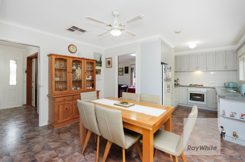 Photo - 14 Castleton Court, Gladstone Park VIC 3043 - Image 7