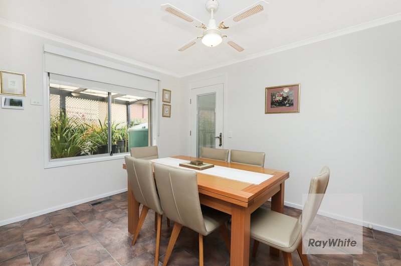 Photo - 14 Castleton Court, Gladstone Park VIC 3043 - Image 8