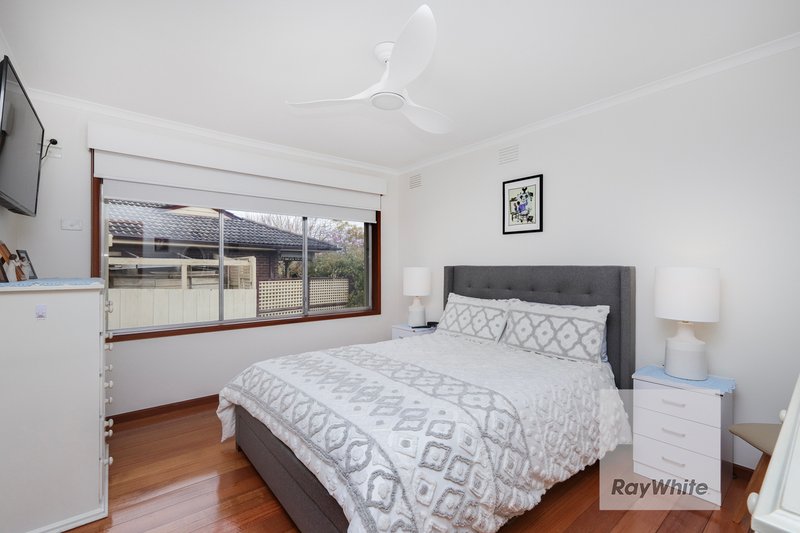 Photo - 14 Castleton Court, Gladstone Park VIC 3043 - Image 9