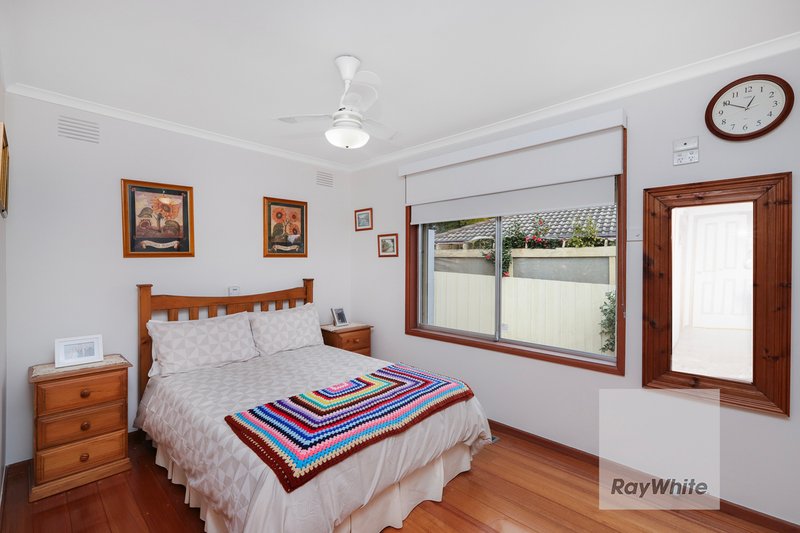 Photo - 14 Castleton Court, Gladstone Park VIC 3043 - Image 10