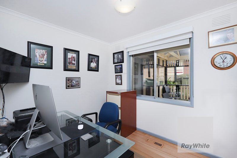 Photo - 14 Castleton Court, Gladstone Park VIC 3043 - Image 12