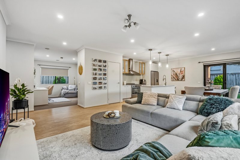 Photo - 14 Casuarina Road, Officer VIC 3809 - Image 5
