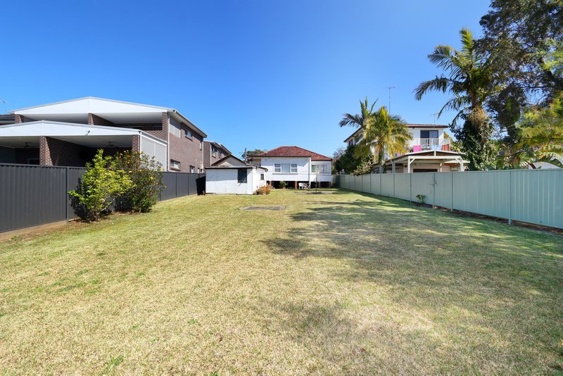 Photo - 14 Chamberlain Street, Narwee NSW 2209 - Image 2