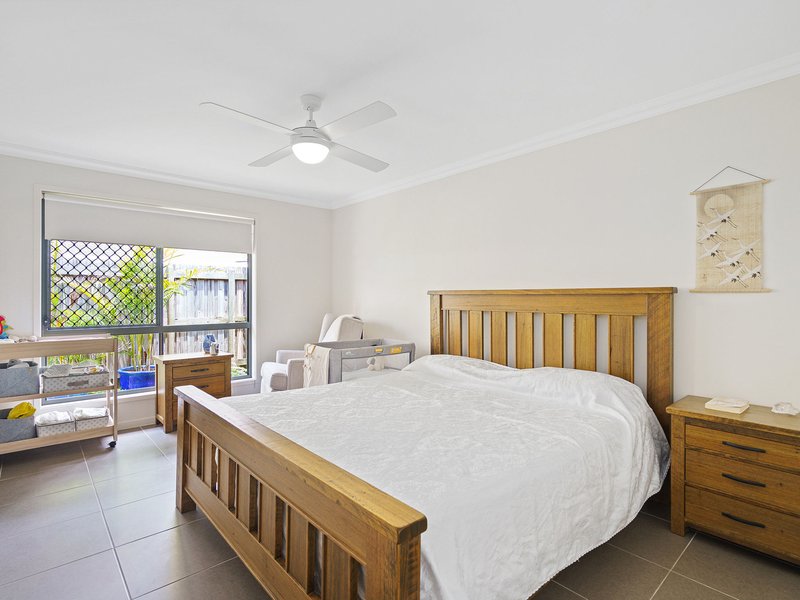 Photo - 14 Charles Street, Everton Hills QLD 4053 - Image 2