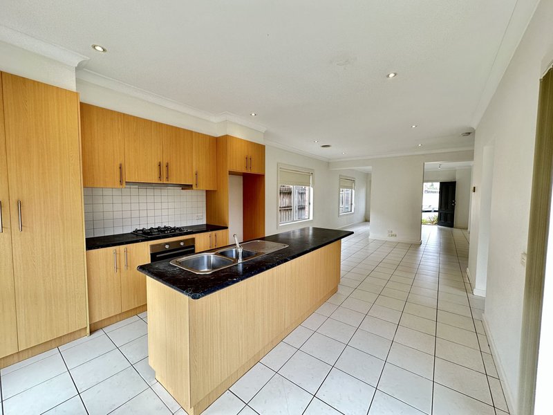 14 Chesterfield Road, Cairnlea VIC 3023
