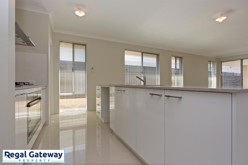 Photo - 14 Chicory Street, Treeby WA 6164 - Image 11