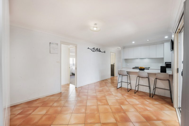 Photo - 14 Christmas Place, Green Valley NSW 2168 - Image 8