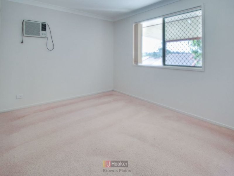 Photo - 14 Cinear Court, Regents Park QLD 4118 - Image 9