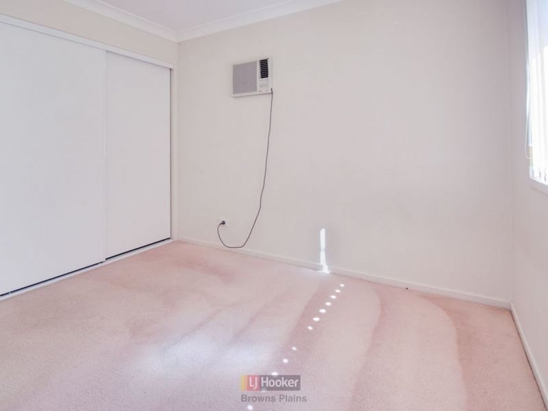 Photo - 14 Cinear Court, Regents Park QLD 4118 - Image 10