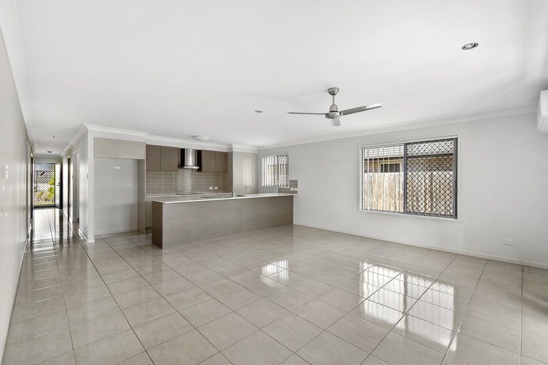 Photo - 14 Clancy Court, Rothwell QLD 4022 - Image 2