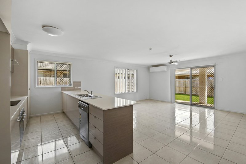 Photo - 14 Clancy Court, Rothwell QLD 4022 - Image 3