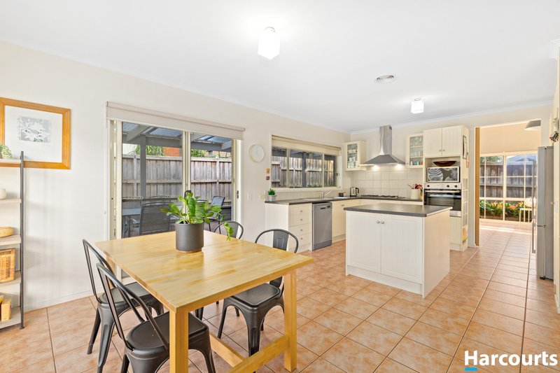 Photo - 14 Clare Court, Rowville VIC 3178 - Image 5