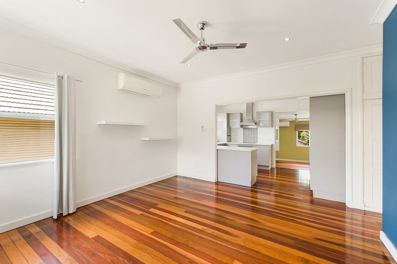 Photo - 14 Clausen Street, Mount Gravatt East QLD 4122 - Image 5