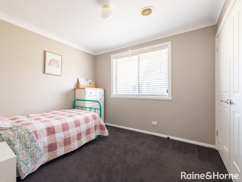 Photo - 14 Clifton Court, Kelso NSW 2795 - Image 11