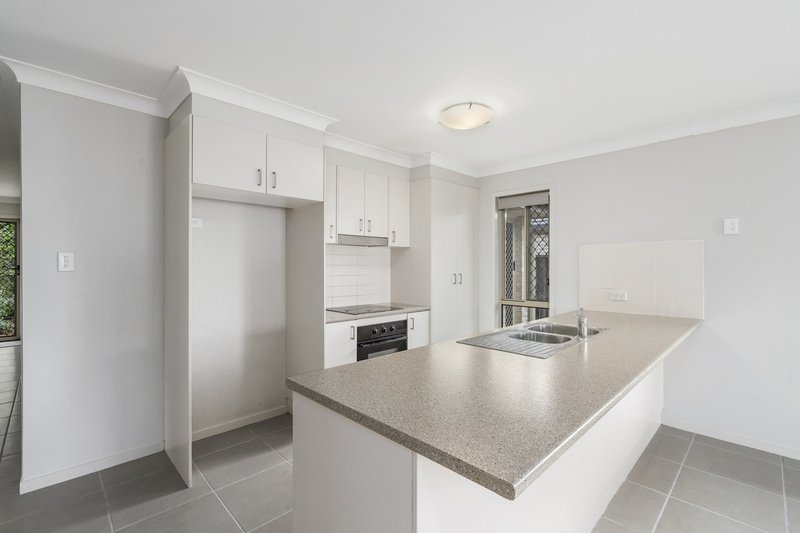 Photo - 14 Collingrove Circuit, Pimpama QLD 4209 - Image 2