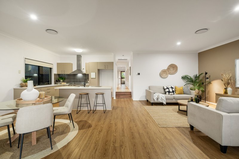 Photo - 14 Colorado Drive, Springfield Lakes QLD 4300 - Image 3