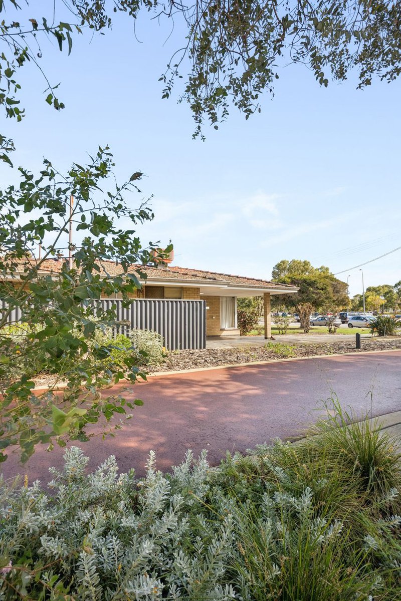 Photo - 14 Conlon Street, Waterford WA 6152 - Image 24