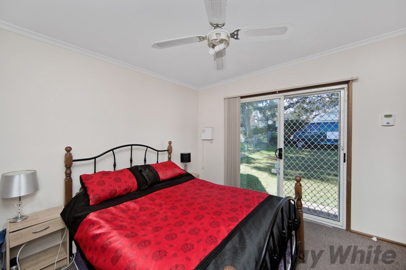 Photo - 14 Coonanga Avenue, Budgewoi NSW 2262 - Image 6