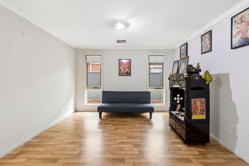 Photo - 14 Coonawarra Avenue, Andrews Farm SA 5114 - Image 4