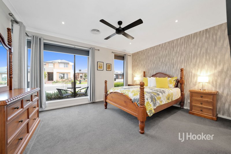 Photo - 14 Corboy Close, Point Cook VIC 3030 - Image 2