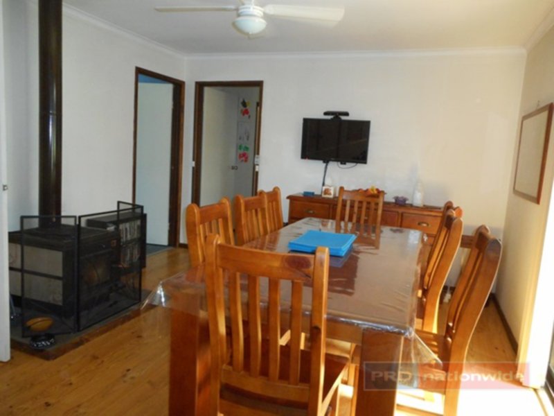 Photo - 14 Corralyn Avenue, Batlow NSW 2730 - Image 3