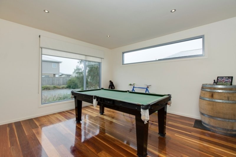 Photo - 14 Cove Place, Cowes VIC 3922 - Image 11