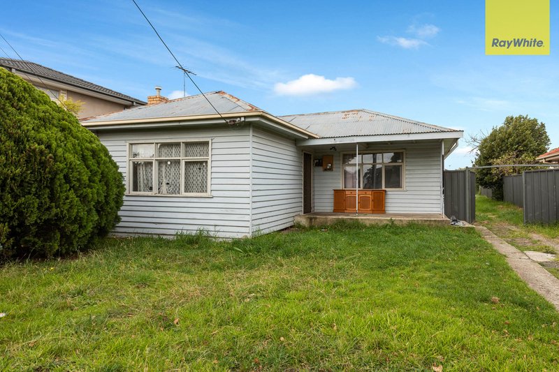 Photo - 14 Cowper Avenue, St Albans VIC 3021 - Image 2