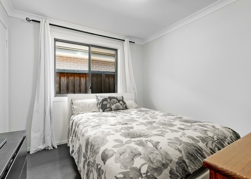 Photo - 14 Cradle Avenue, Minto NSW 2566 - Image 9