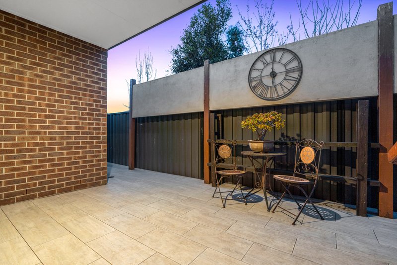 Photo - 14 Crathe Close, Roxburgh Park VIC 3064 - Image 18