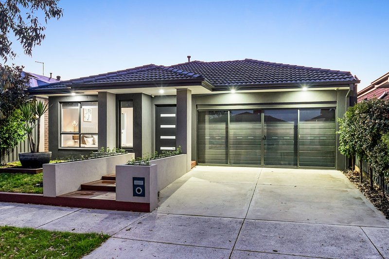 Photo - 14 Creekbridge Street, Craigieburn VIC 3064 - Image 2