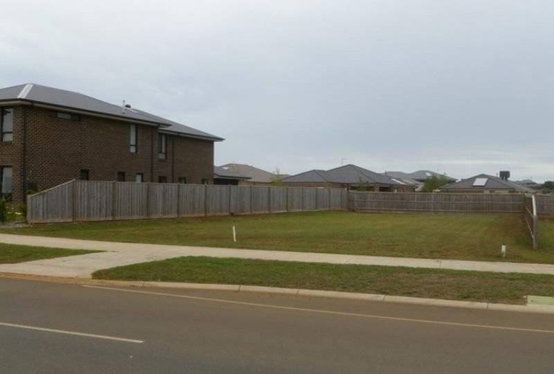 Photo - 14 Crole Drive, Warragul VIC 3820 - Image 2