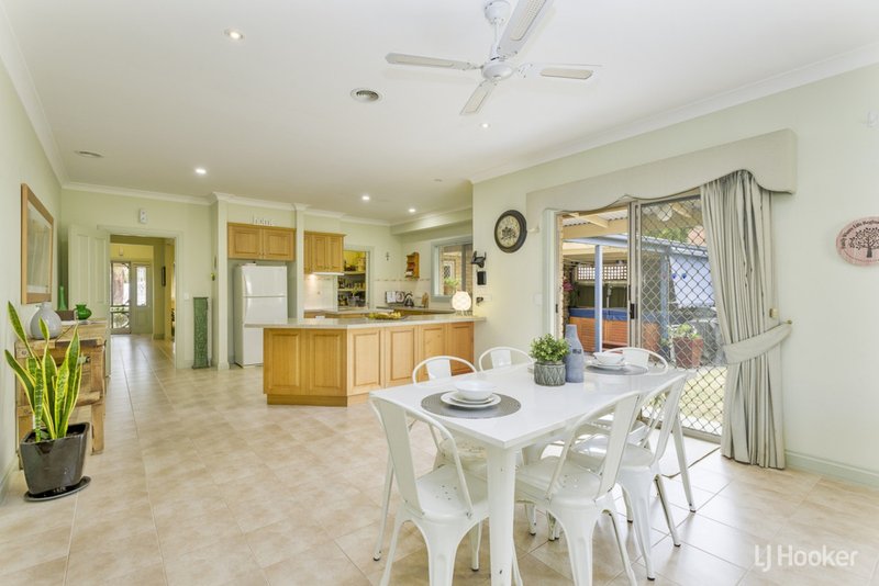 Photo - 14 Cropley Court, Seabrook VIC 3028 - Image 2