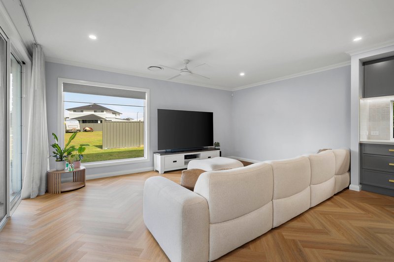 Photo - 14 Cudmore Crescent, Wyee NSW 2259 - Image 10