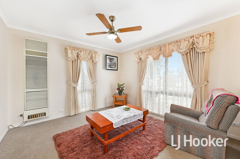 Photo - 14 Cumberland Chase, Hampton Park VIC 3976 - Image 5